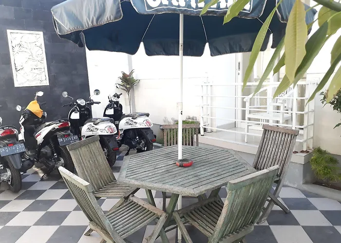 Hotel Kubu Anyar 3*
